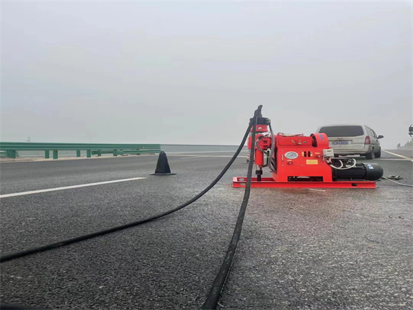 西丰马路路基路面开裂下沉注浆加固灌浆